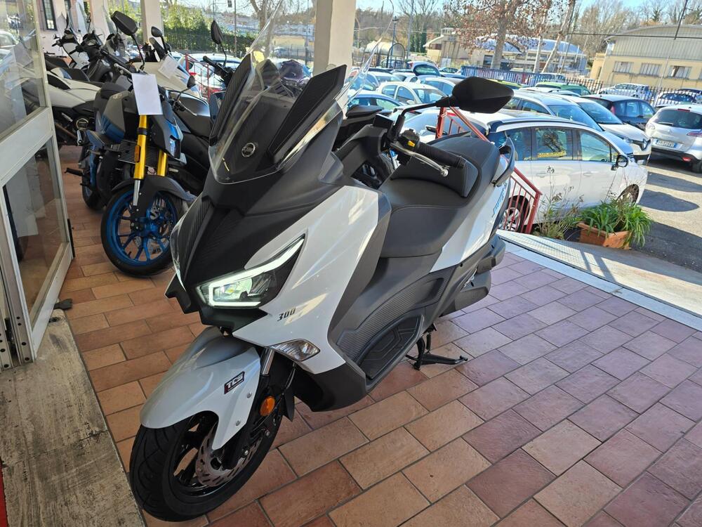 Sym Joymax 300 Z+ (2021 - 24) (2)