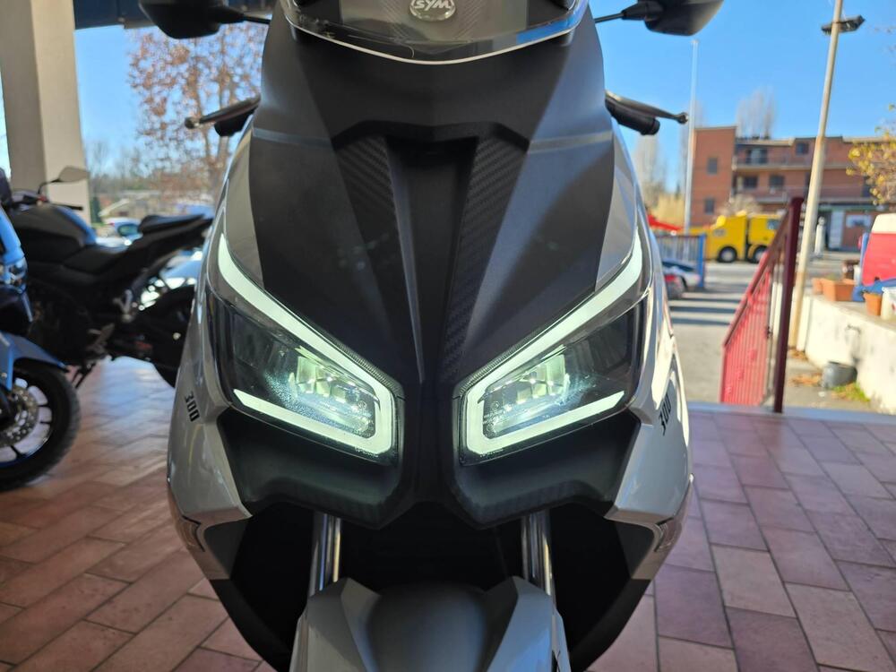 Sym Joymax 300 Z+ (2021 - 24) (3)