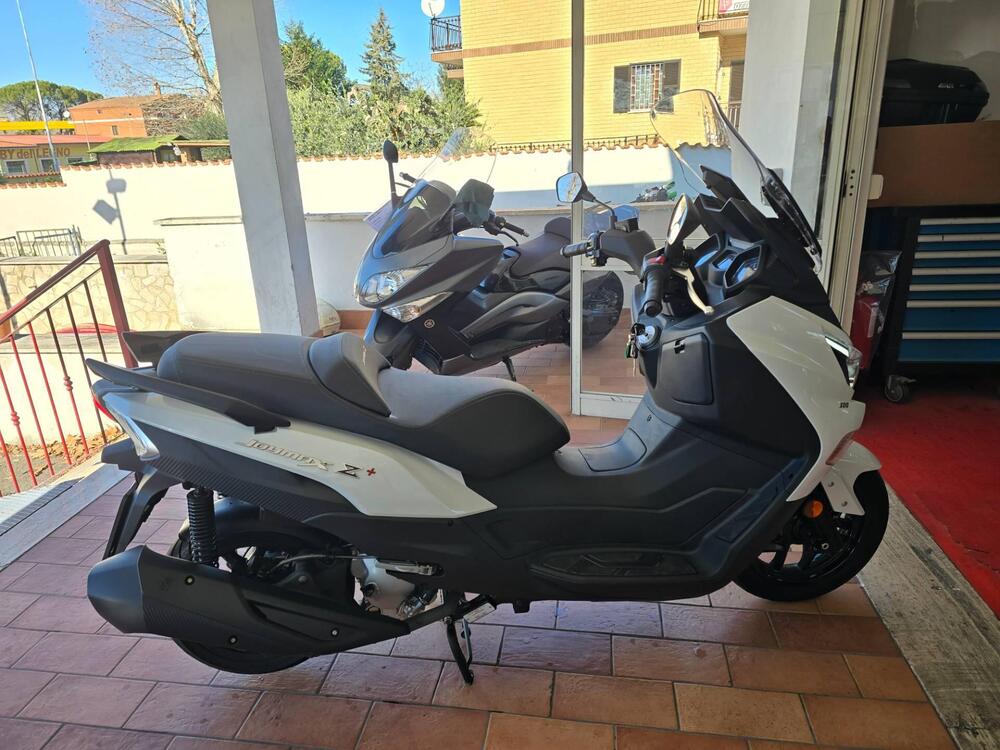 Sym Joymax 300 Z+ (2021 - 24) (4)