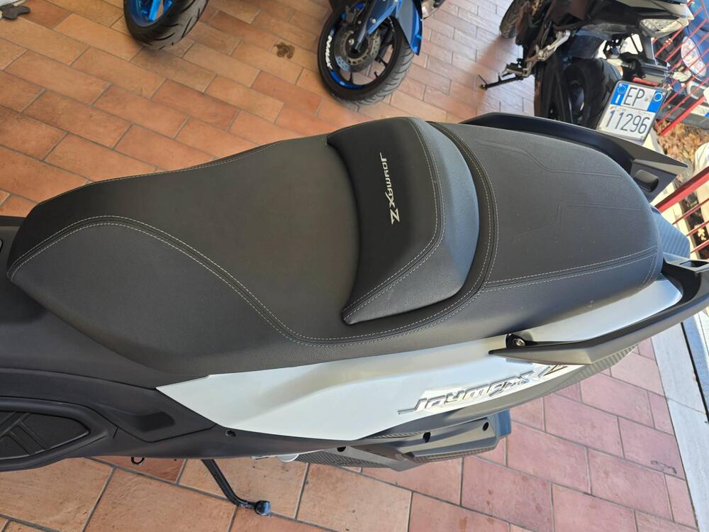 Sym Joymax 300 Z+ (2021 - 24) (10)