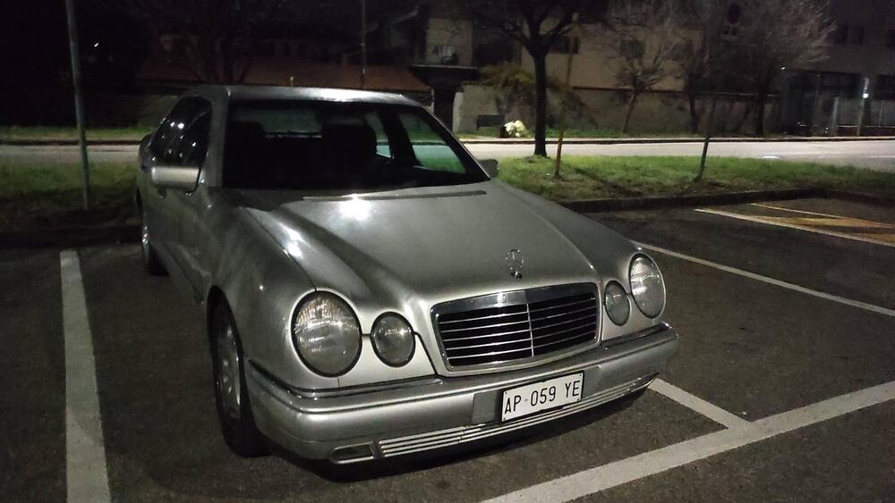 Mercedes-Benz Classe E usata a Como (9)