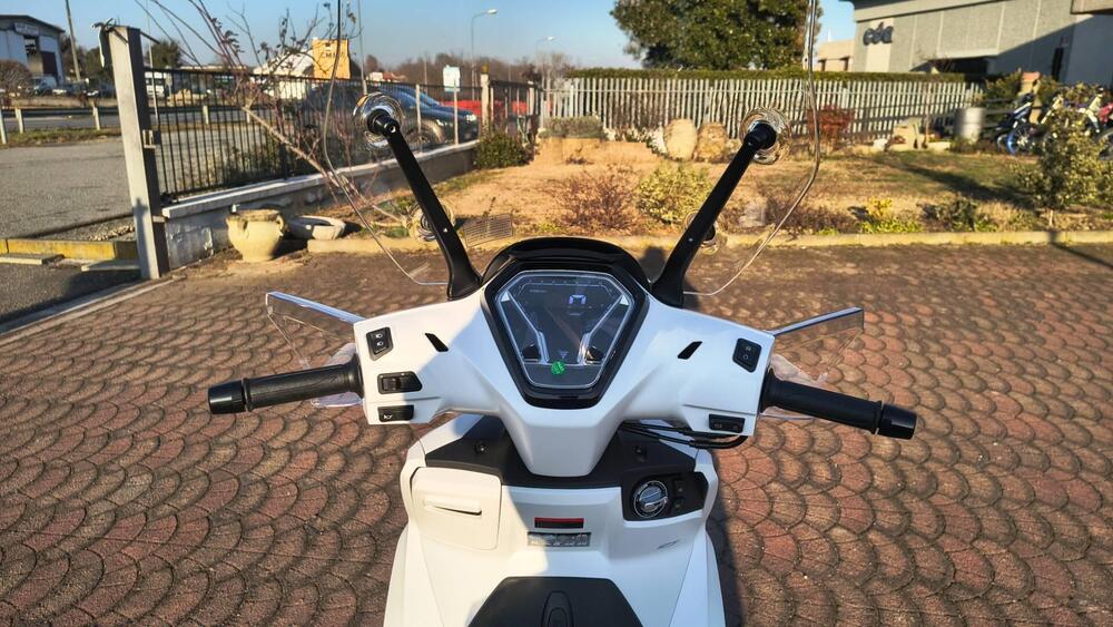 Voge Sfida SR16 125 (2025 - 26) (3)