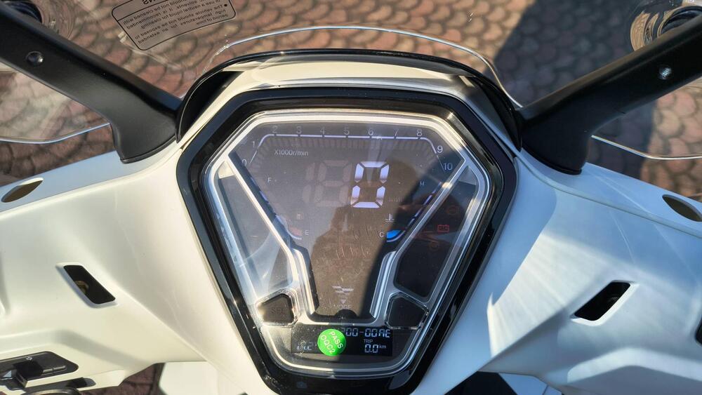 Voge Sfida SR16 125 (2025 - 26) (5)