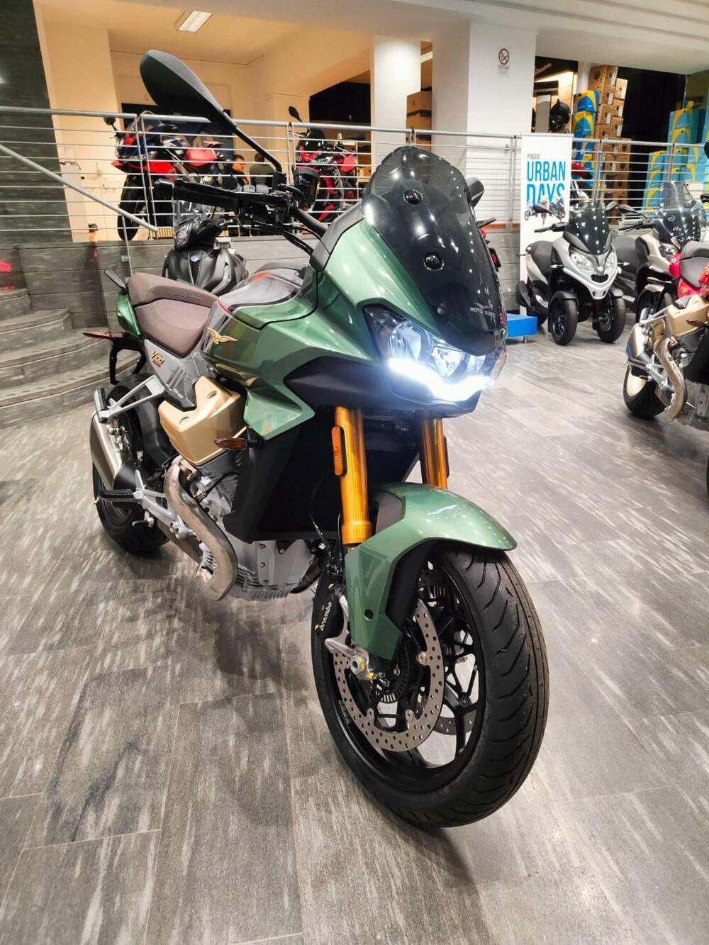 Moto Guzzi V100 Mandello S (2022 - 24) (8)