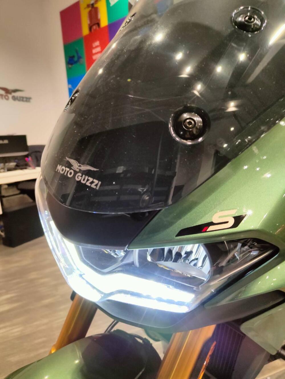 Moto Guzzi V100 Mandello S (2022 - 24) (10)