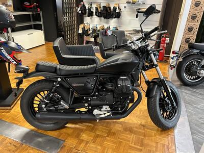 Moto Guzzi V9 Bobber (2021 - 25) nuova
