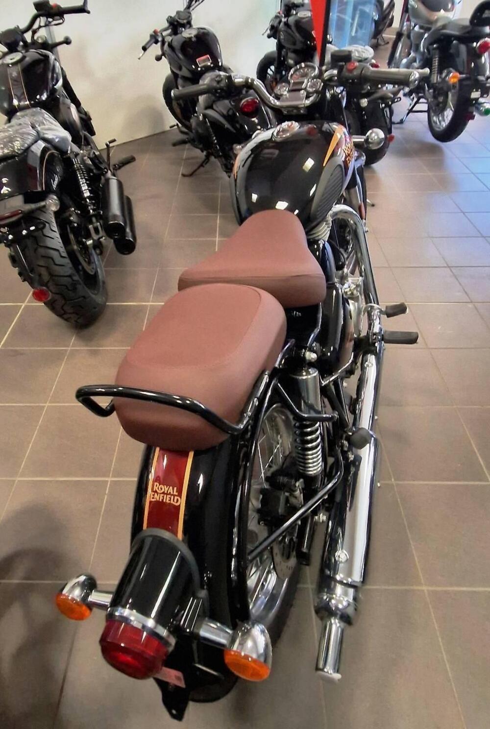 Royal Enfield Classic 350 (2021 - 26) (2)