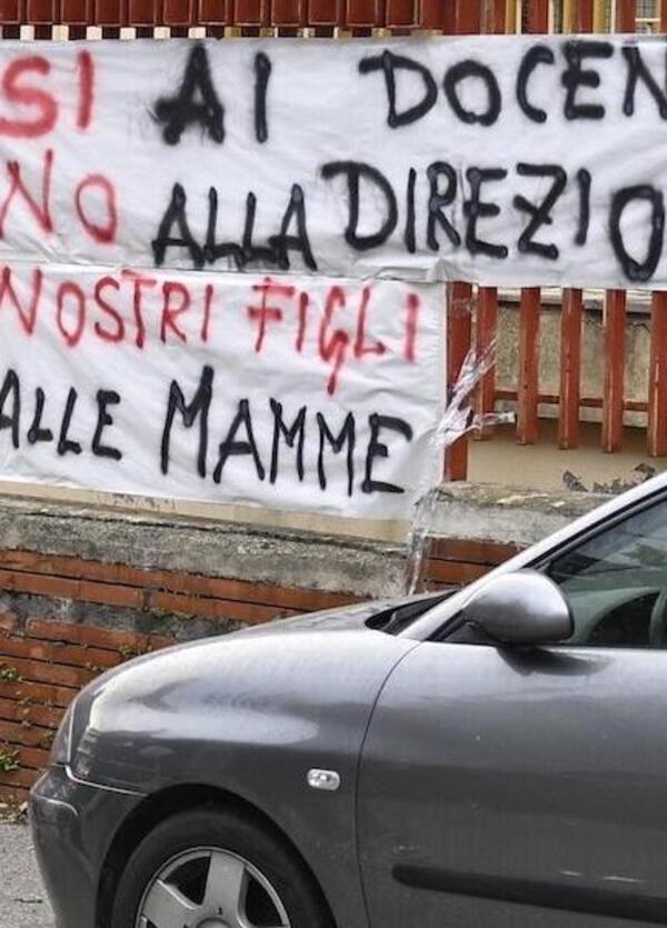 Ma avete letto cosa scriveva la professoressa di Castellammare arrestata per abusi su alunni minorenni? La chat per &ldquo;le cose por*o&rdquo;, &ldquo;il cicciobello&rdquo;, le minacce di bocciatura e gli insulti: &ldquo;Sembrate tutti degli scemi&hellip;&rdquo;