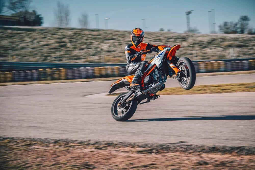 KTM 390 SMC R (2025 - 26) (12)