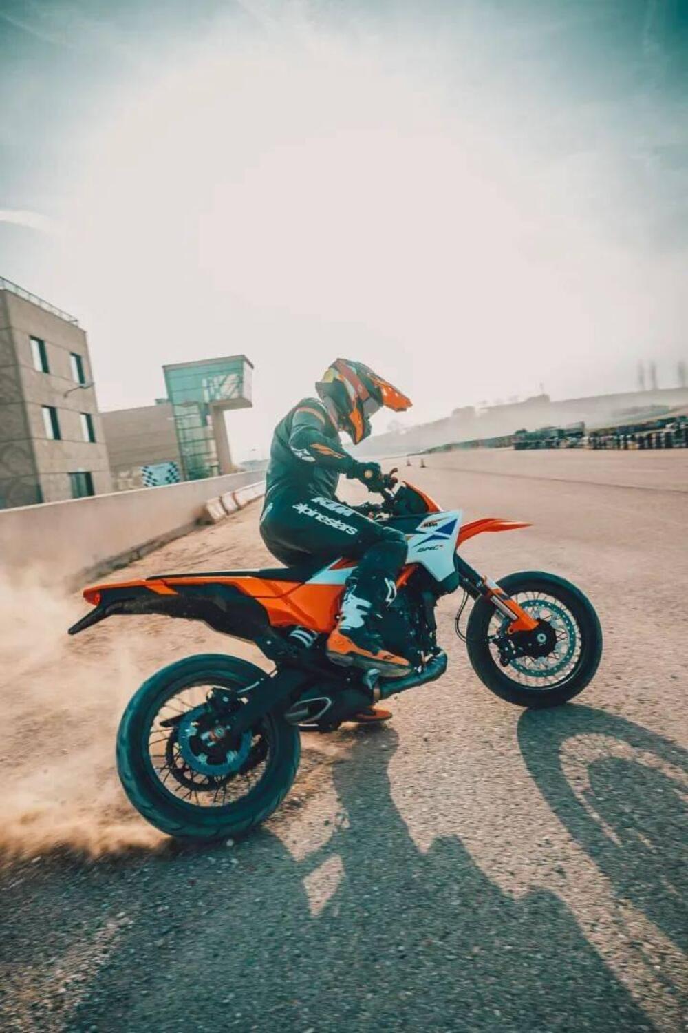 KTM 390 SMC R (2025 - 26) (14)