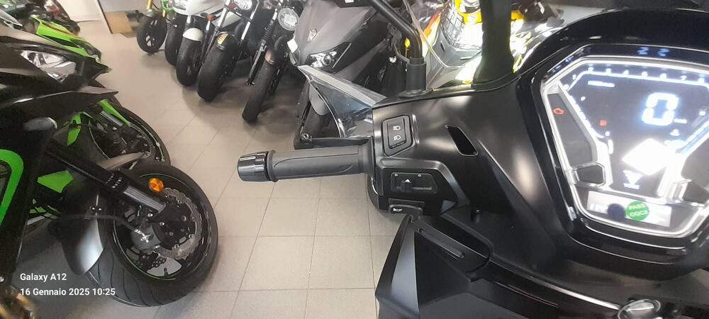 Voge Sfida SR16 125 (2025 - 26) (6)