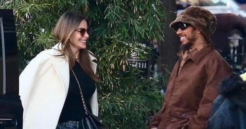 Hamilton e Ferrari, ma Lewis sta pensando pi&ugrave; alla mora che alla Rossa? Ecco con chi &egrave; stato paparazzato il nuovo pilota del Cavallino: Sofia Vergara si aggiunge alla sua &ldquo;scuderia&rdquo;? [FOTO]