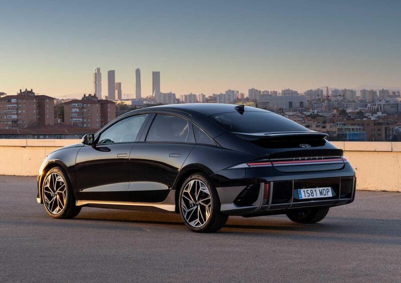 Hyundai Ioniq 6 (2022-->>) (8)