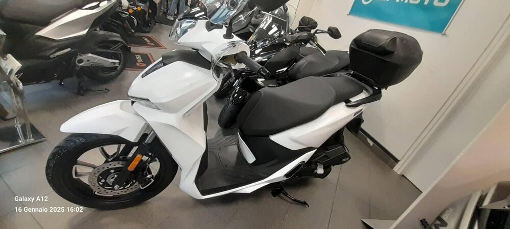 Voge Sfida SR16 125 (2025 - 26) (4)