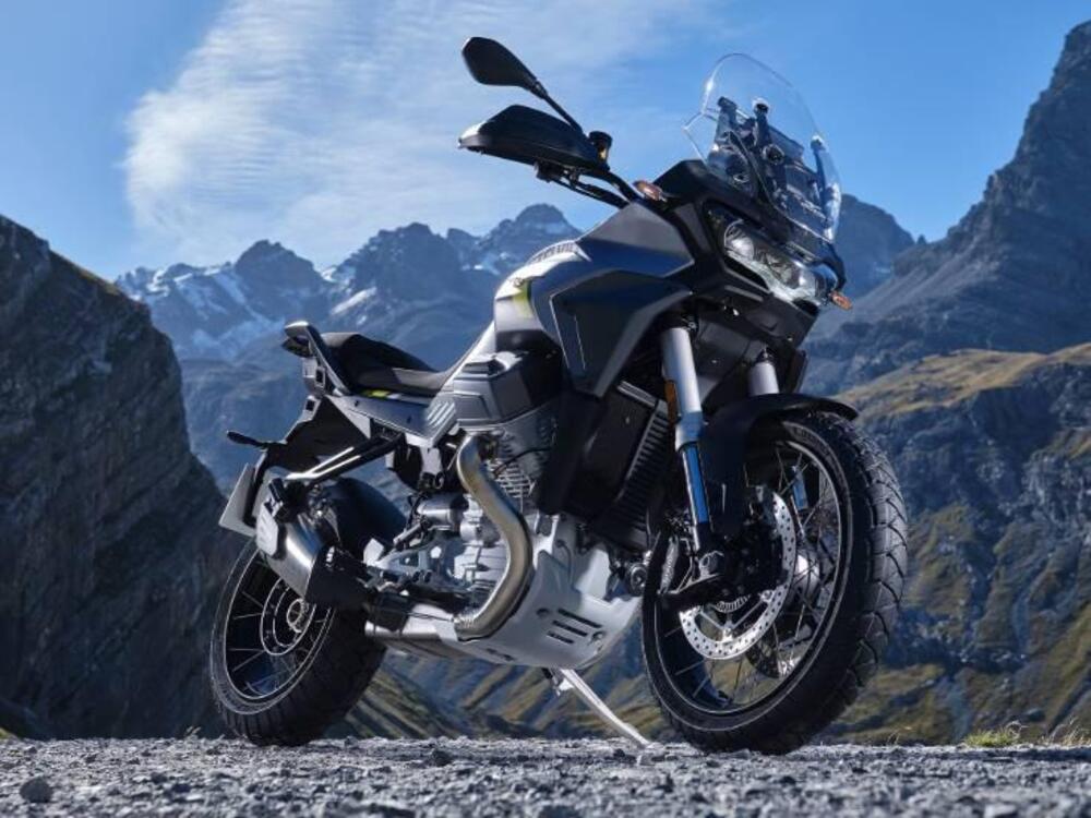 Moto Guzzi Stelvio (2024 - 26)