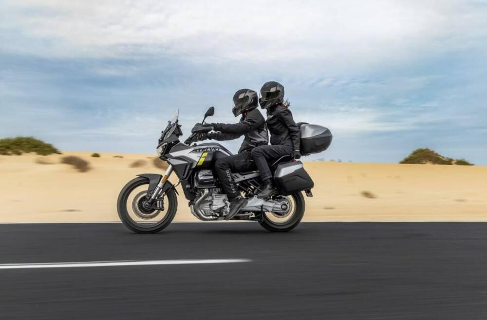Moto Guzzi Stelvio (2024 - 26) (6)