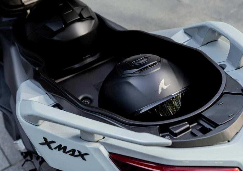 Yamaha X-Max 125 X-Max 125 Tech Max (2025) (14)