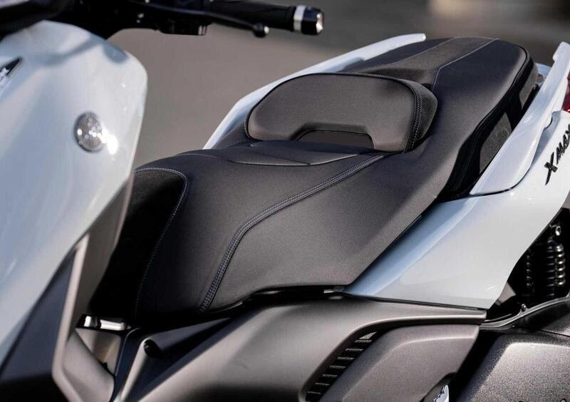 Yamaha X-Max 300 X-Max 300 Tech Max (2025) (13)