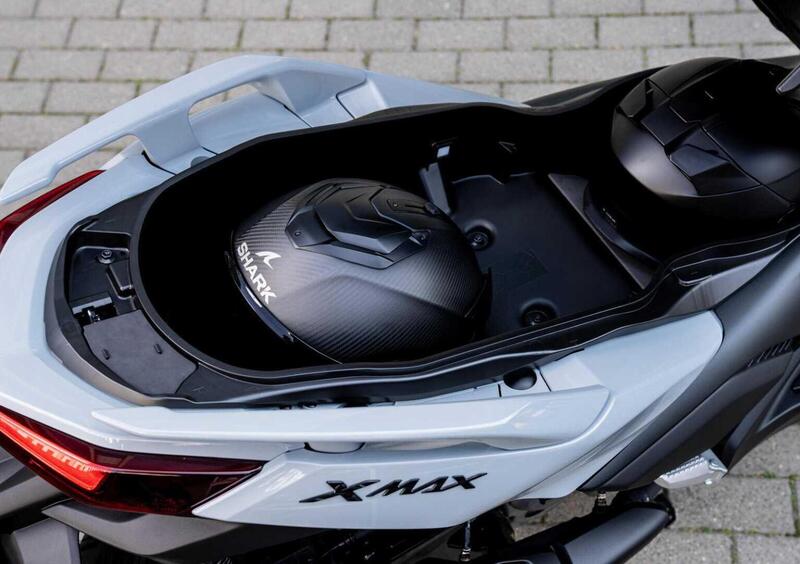 Yamaha X-Max 300 X-Max 300 Tech Max+ (2025) (14)