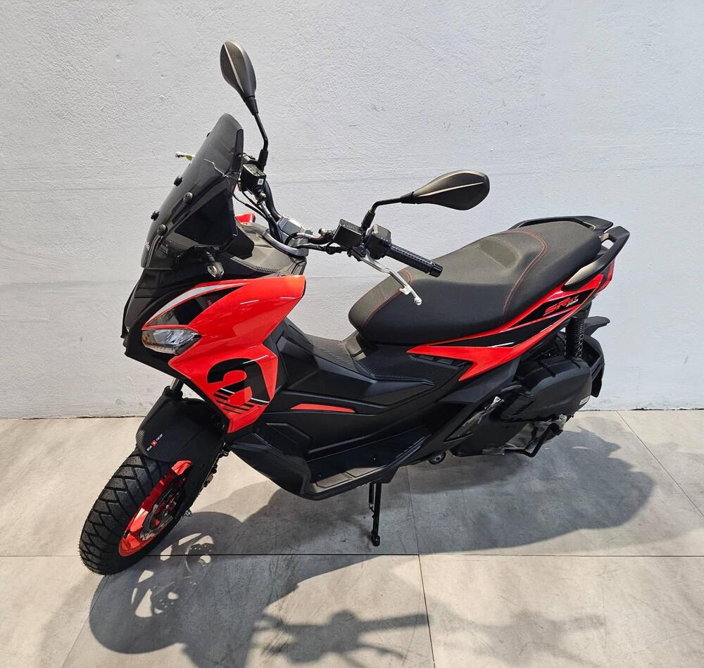Aprilia SR GT 200 Sport (2025) (2)
