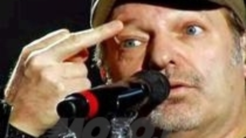 Vasco Rossi contro il nuovo codice della strada [VIDEO]