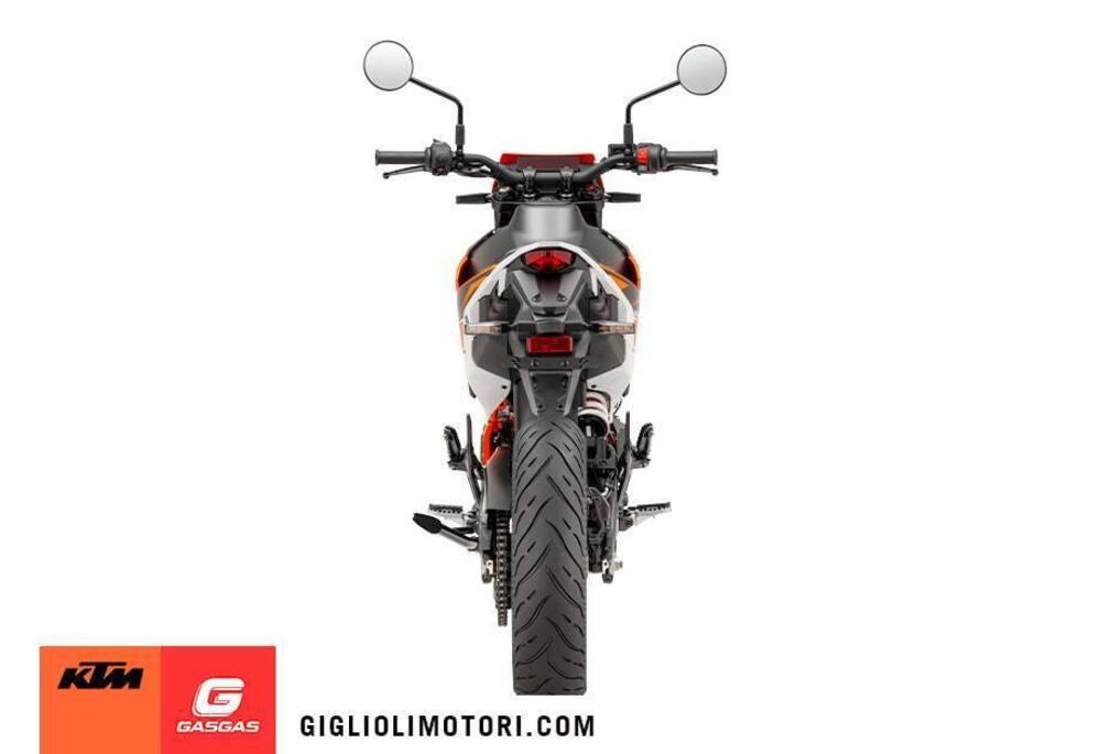 KTM 125 SMC R (2025) (8)