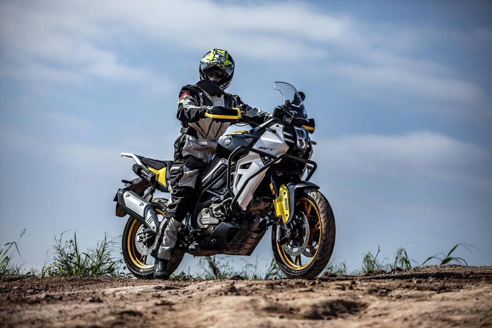 QJ Motor SVT 650 X (2024) (2)