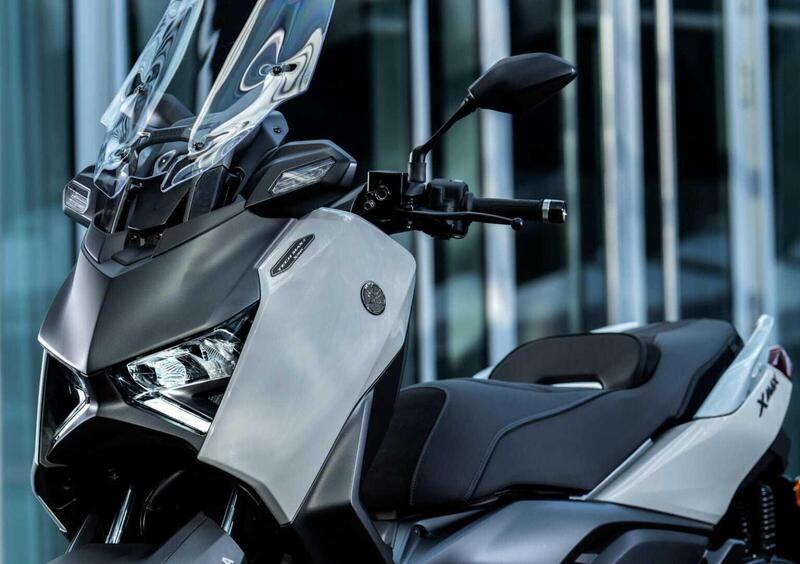 Yamaha X-Max 125 X-Max 125 Tech Max+ (2025) (9)