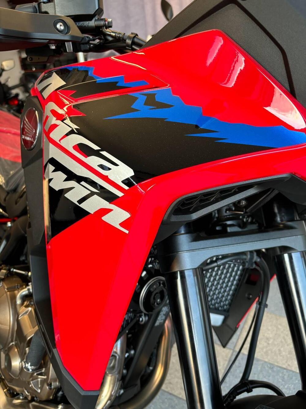 Honda Africa Twin CRF 1100L (2024 - 26) (4)