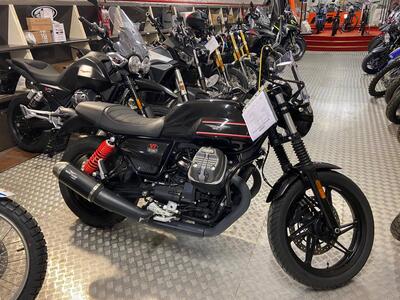 Moto Guzzi V7 Stone Special Edition (2022 - 25) usata