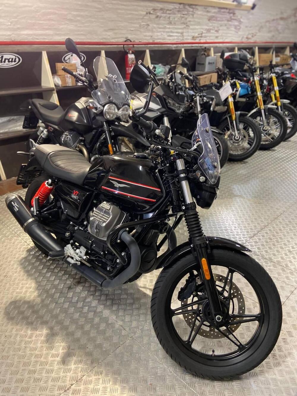 Moto Guzzi V7 Stone Special Edition (2022 - 25) (5)