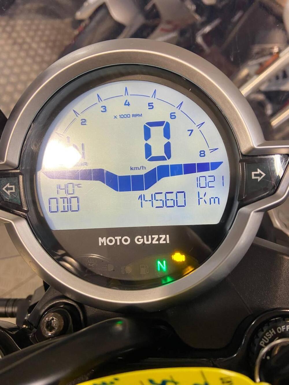 Moto Guzzi V7 Stone Special Edition (2022 - 25) (7)