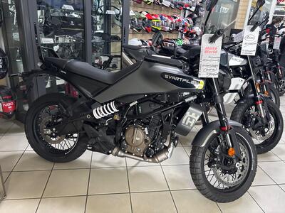 Husqvarna Svartpilen 125 (2024 - 25) nuova