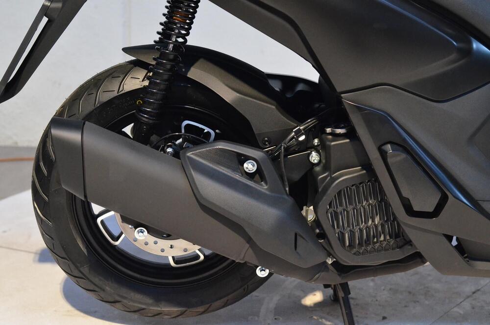 Voge Sfida SR16 125 (2025) (2)