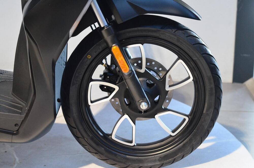 Voge Sfida SR16 125 (2025) (3)