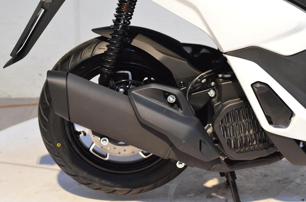 Voge Sfida SR16 125 (2025) (2)