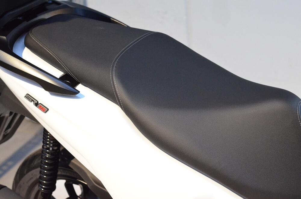 Voge Sfida SR16 125 (2025) (4)