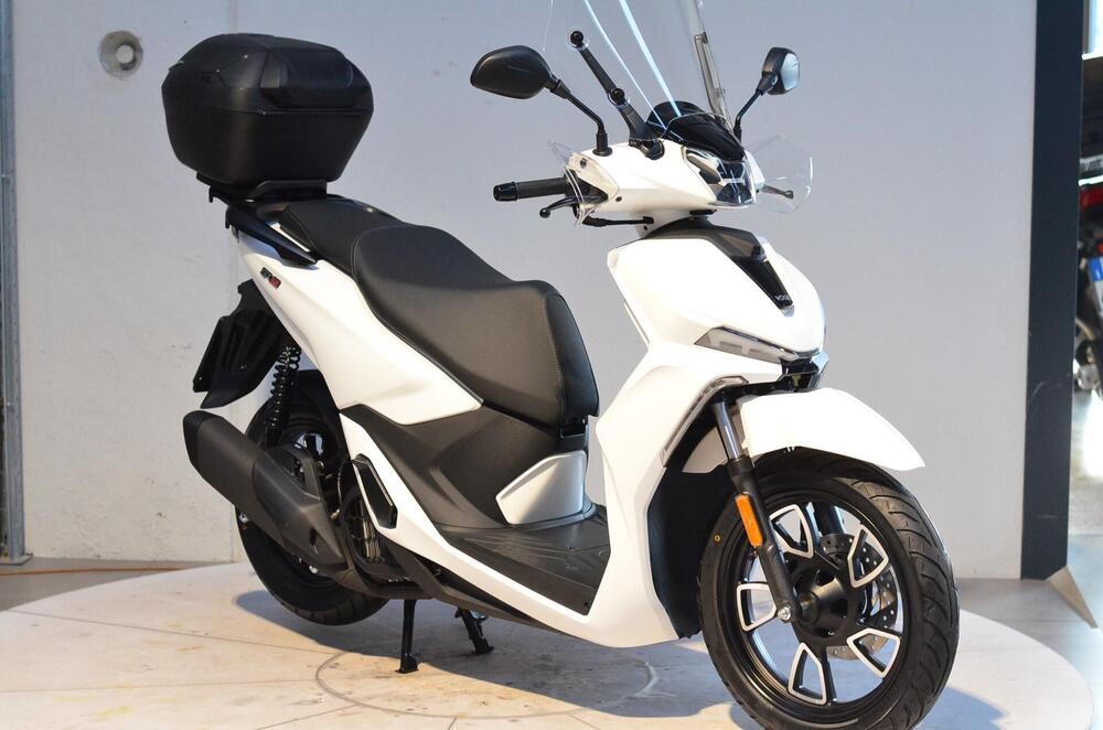 Voge Sfida SR16 125 (2025) (7)