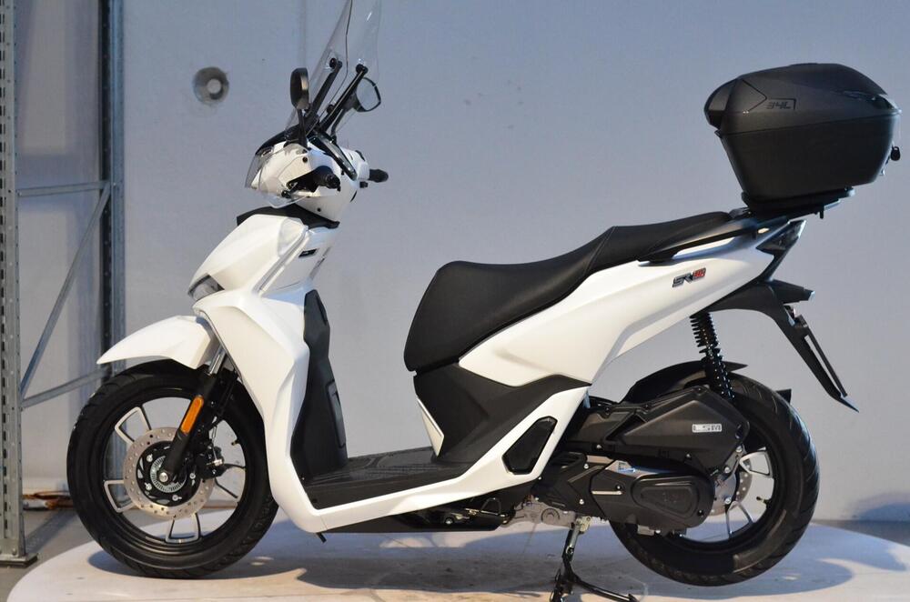 Voge Sfida SR16 125 (2025) (10)