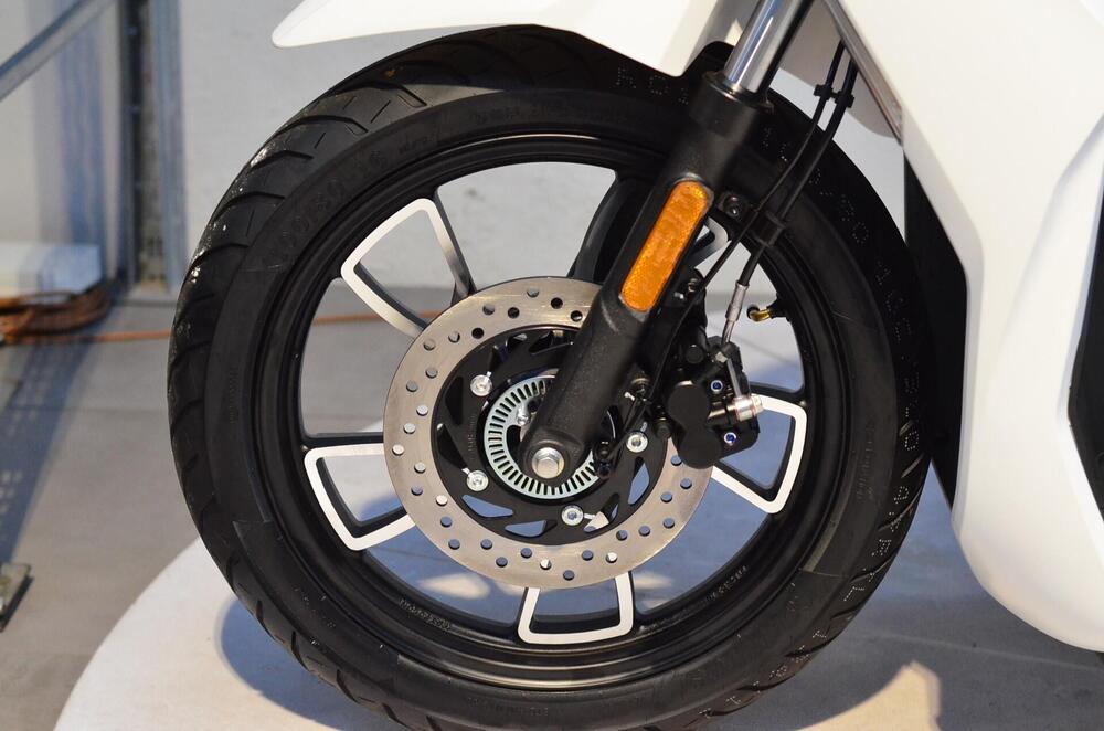 Voge Sfida SR16 125 (2025) (11)