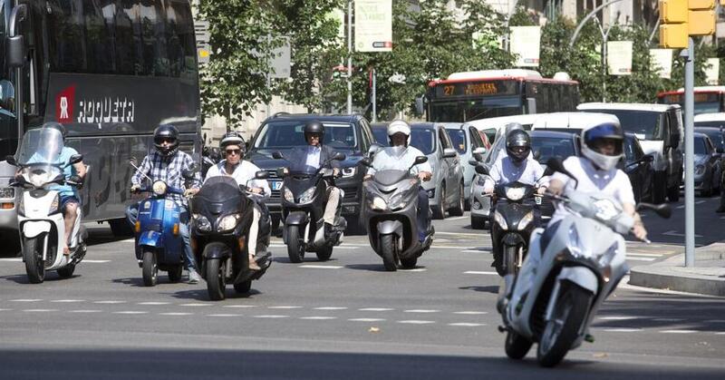 Barcellona avvia la linea dura contro i motocicli