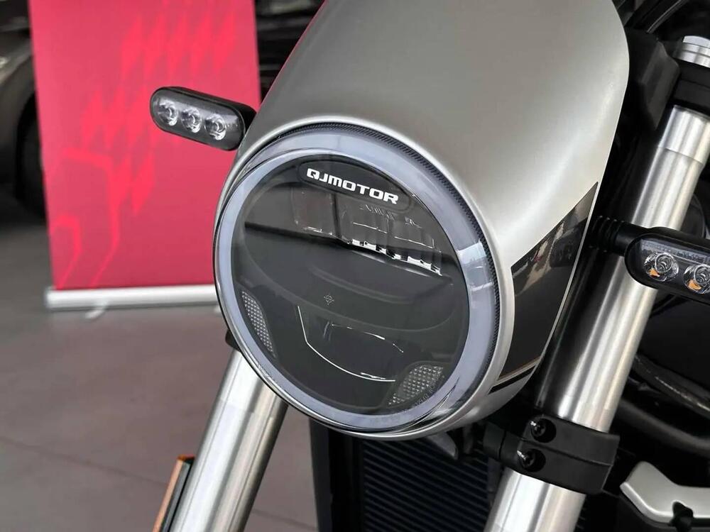 QJ Motor SRV 550 (2024) (5)