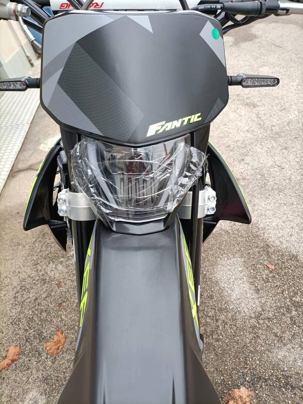 Fantic Motor XEF 125 Performance (2025 - 26) (7)