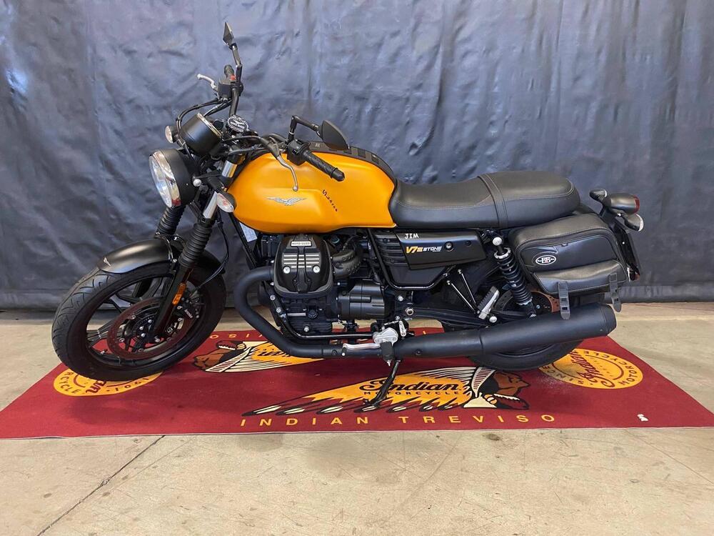 Moto Guzzi V7 III Stone (2017 - 20)