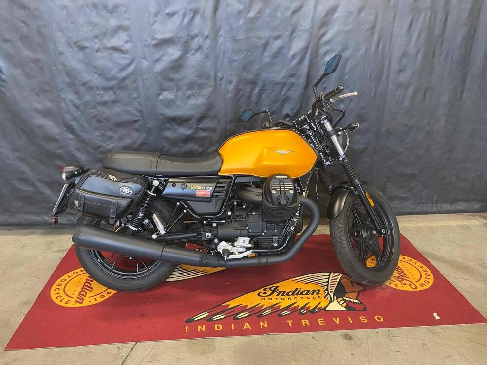 Moto Guzzi V7 III Stone (2017 - 20) (7)