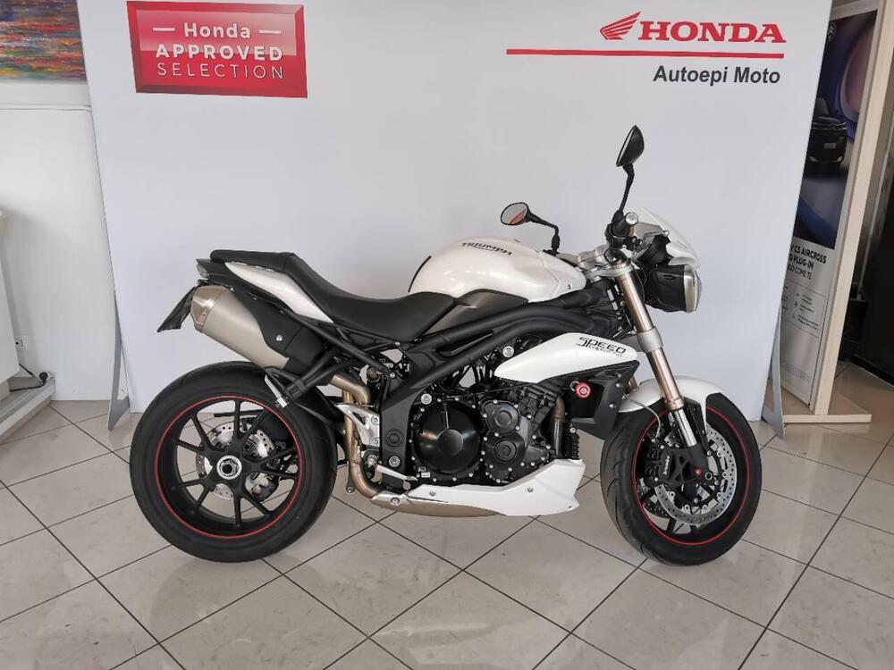 Triumph Speed Triple 1050 ABS (2011 - 15) (2)