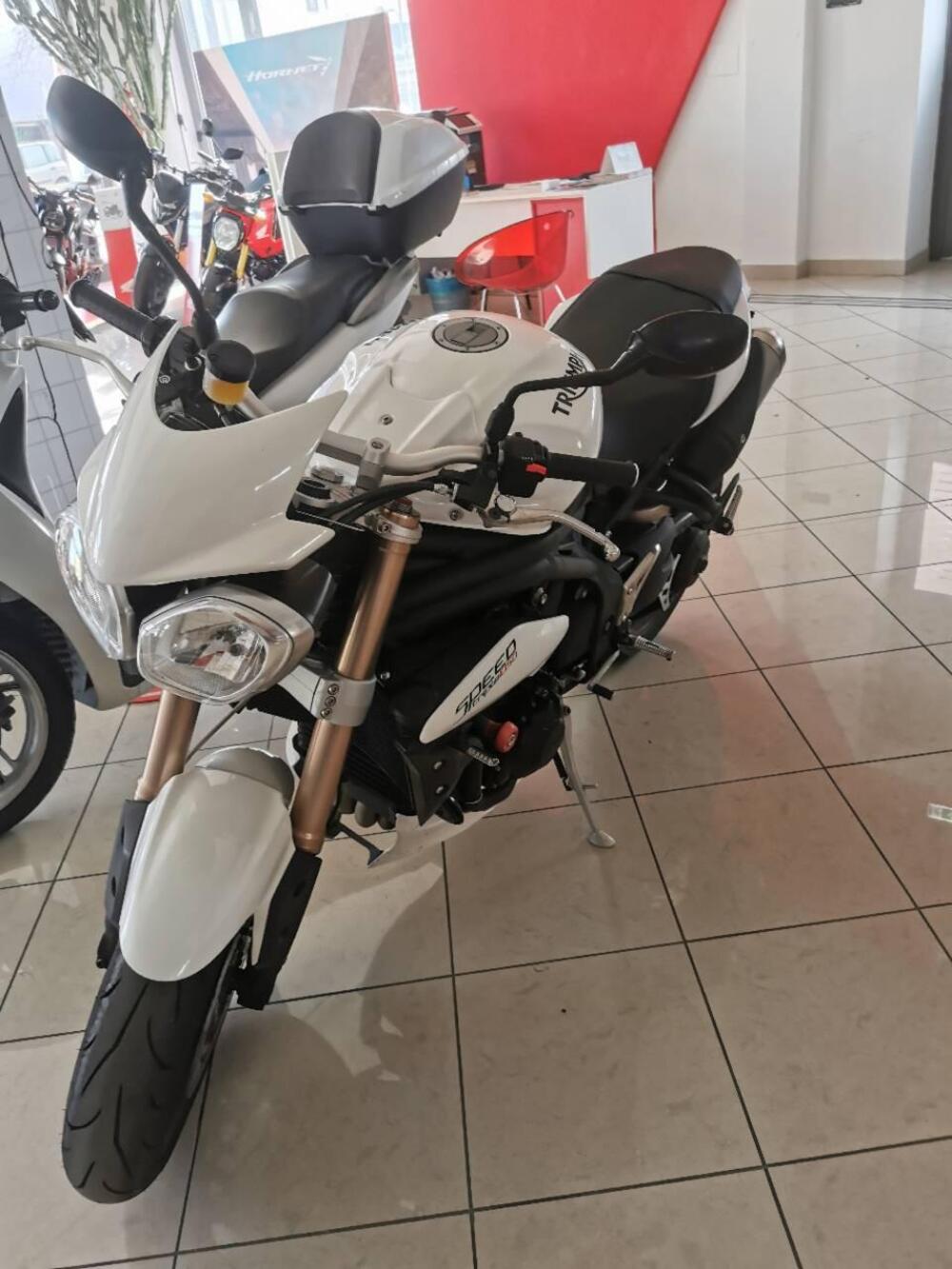 Triumph Speed Triple 1050 ABS (2011 - 15) (3)