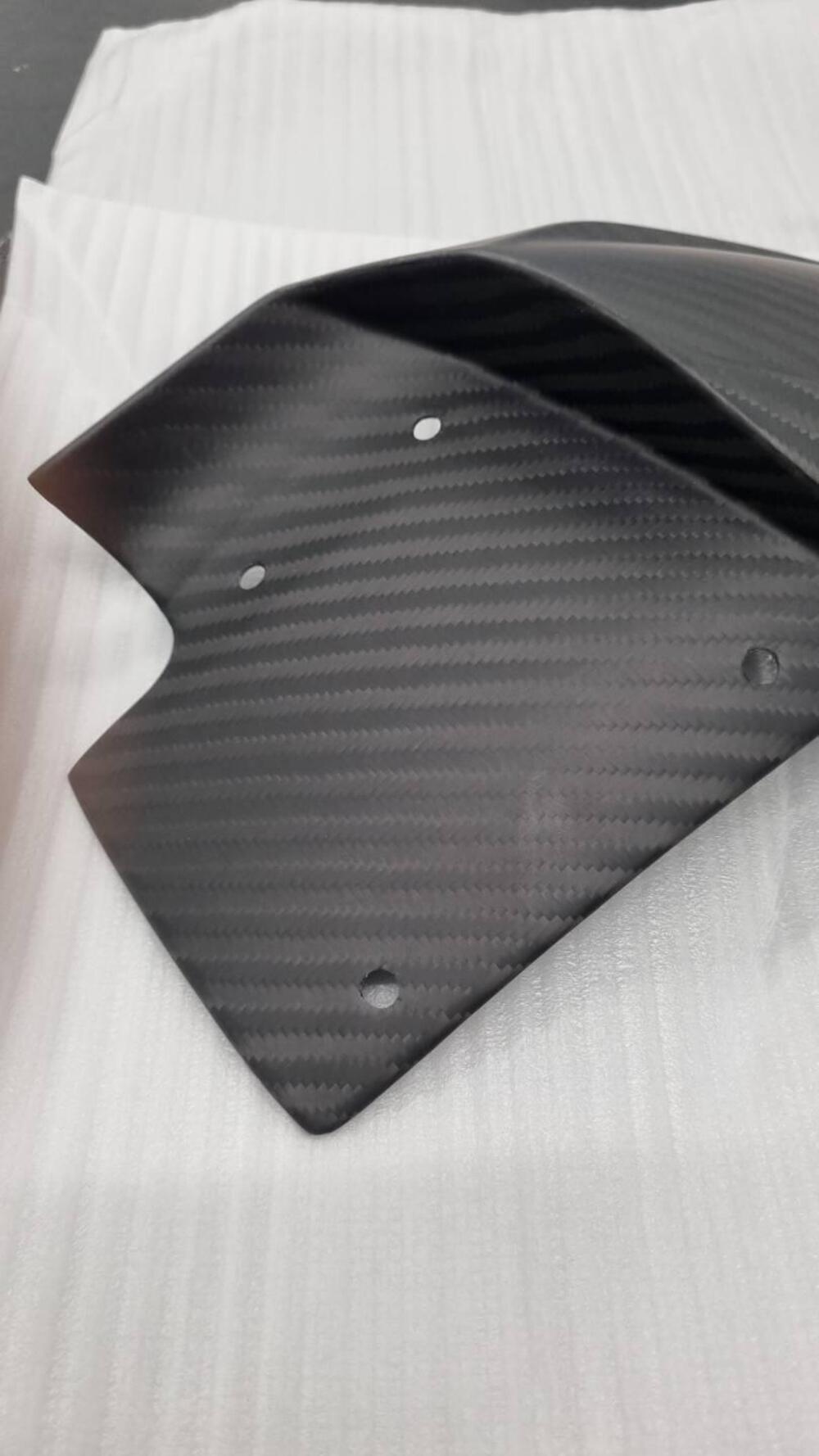 Parafango posteriore carbonio MV Agusta 3 cilindri (2)