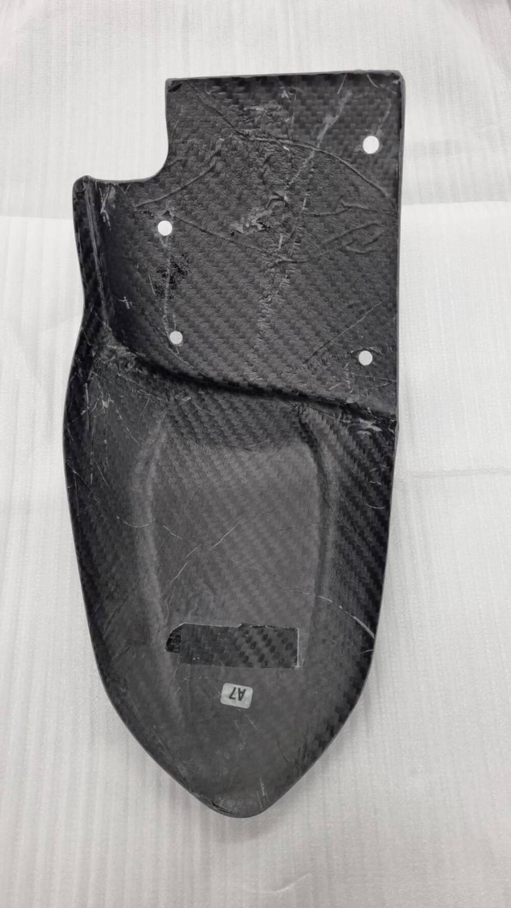 Parafango posteriore carbonio MV Agusta 3 cilindri (4)