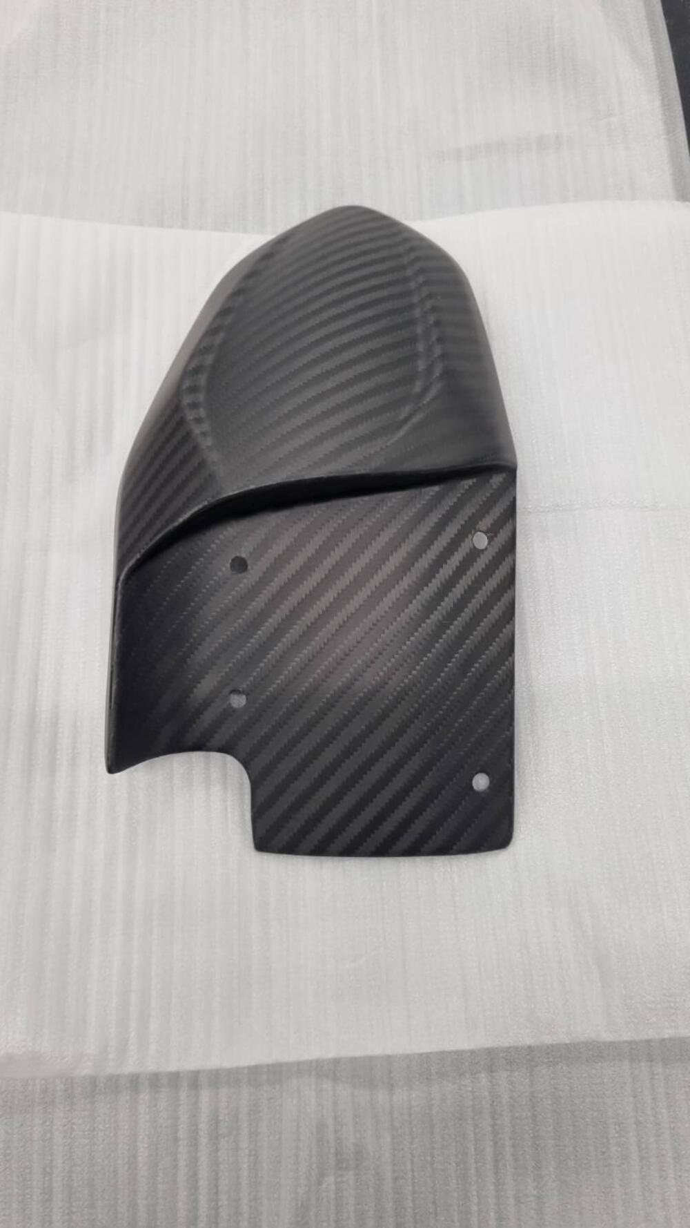 Parafango posteriore carbonio MV Agusta 3 cilindri (5)